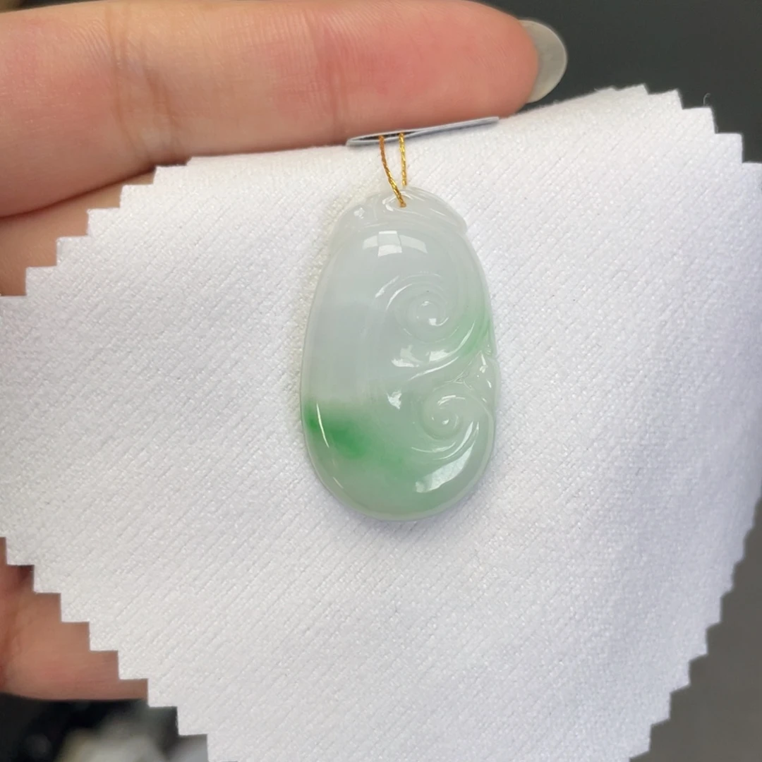 翡翠未镶嵌颈饰如意