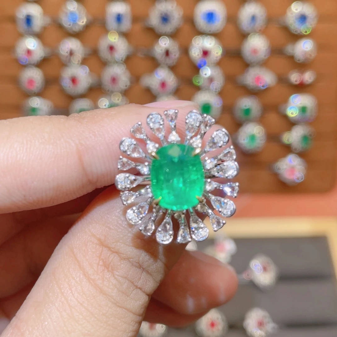 18K金镶嵌戒指祖母绿2.5ct 两用