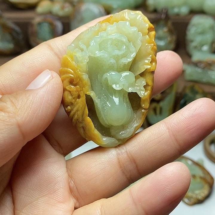 岫岩河磨玉（透闪石质玉）未镶嵌颈饰