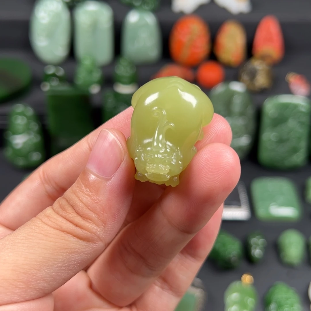 和田玉（黄玉）未镶嵌颈饰