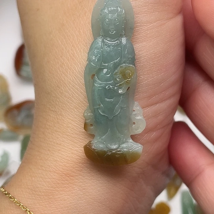 来***匆未镶嵌定制翡翠观音