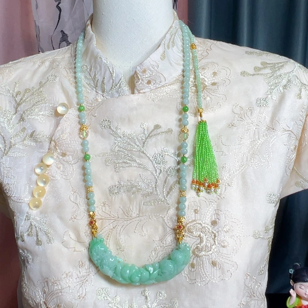 翡翠未镶嵌毛衣链冰绿