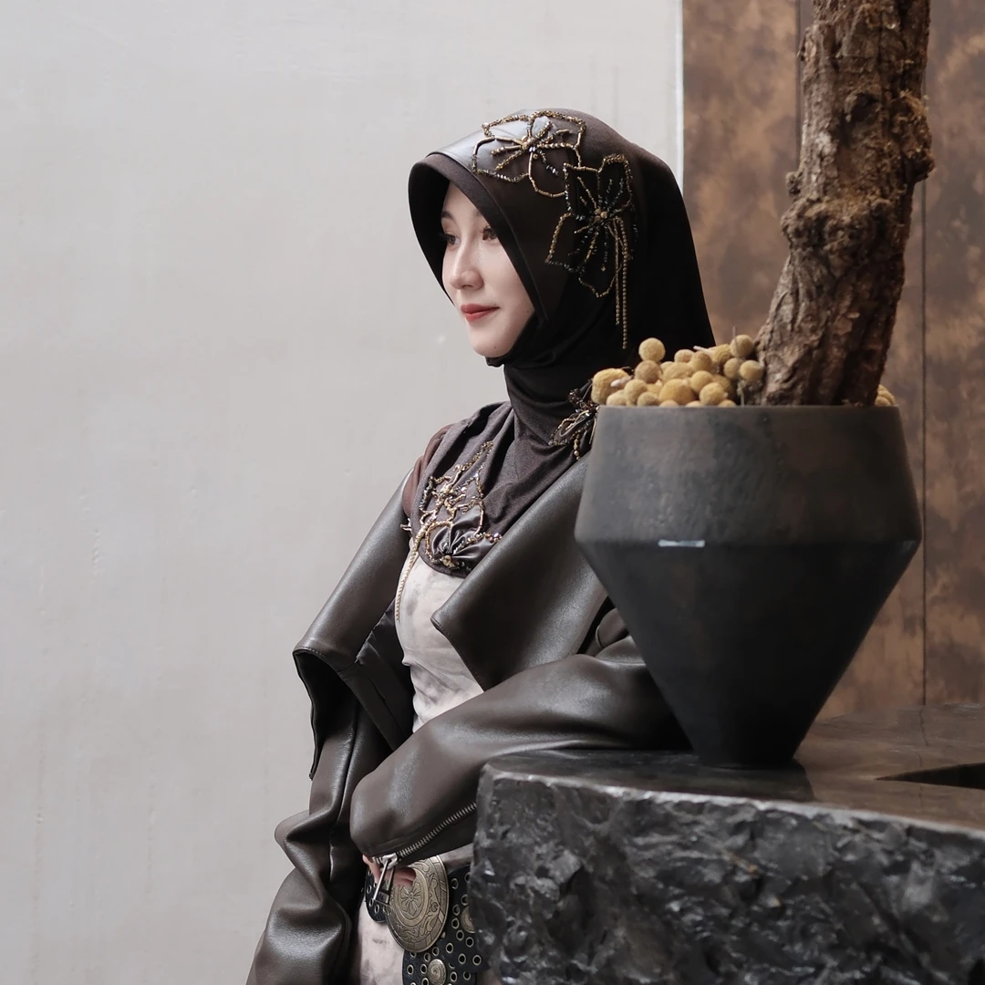 黛西｜纾纥 不支持退换时尚百搭帽檐款重工方便头巾