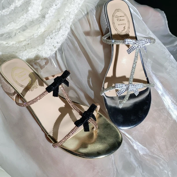 2025年新款水钻拖鞋粗跟低跟外穿不累脚时装凉鞋水钻女凉鞋仙女风