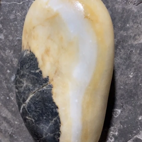 未镶嵌和田玉（糖玉）挂件