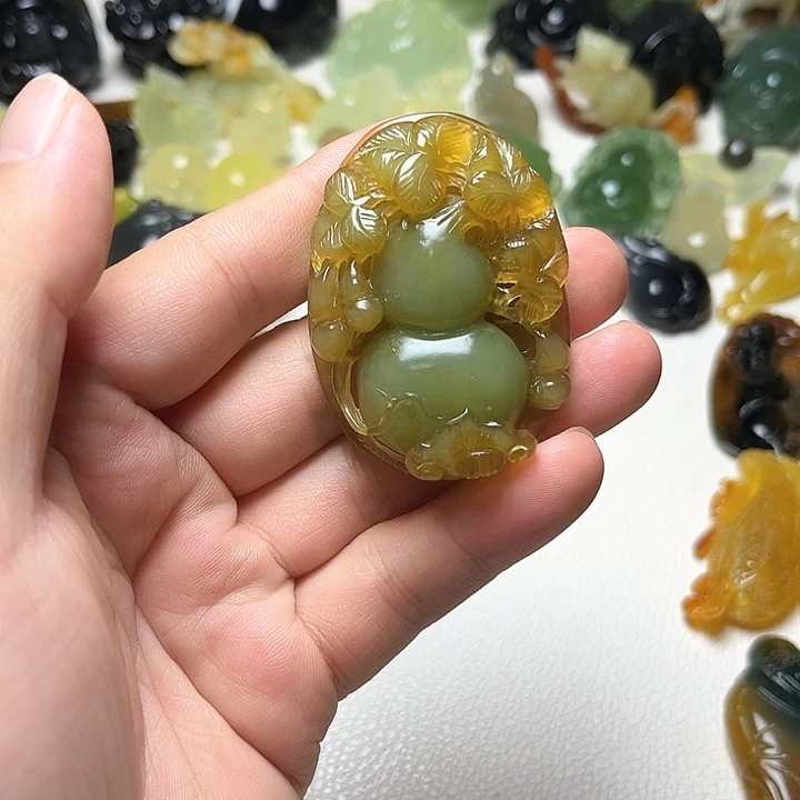 未镶嵌蛇纹石玉颈饰