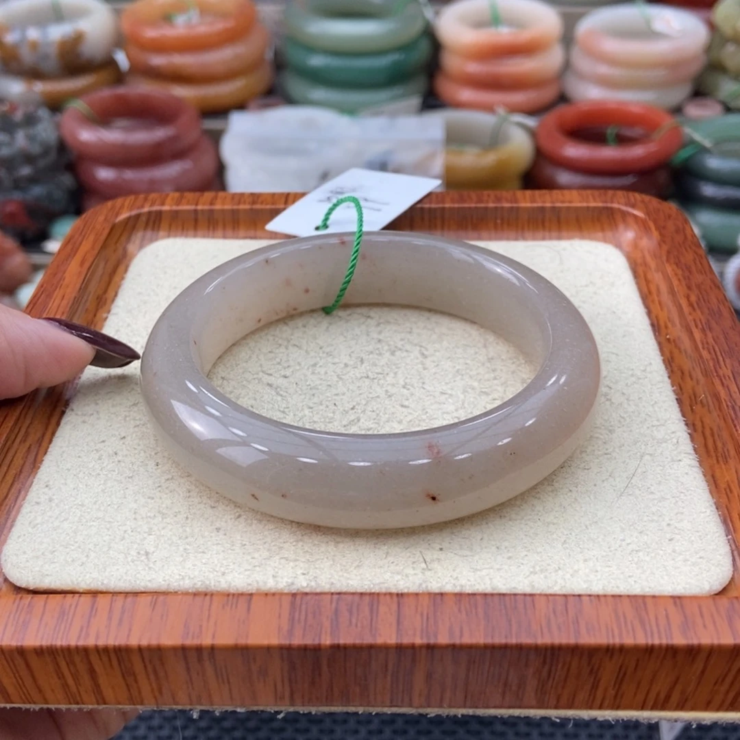 石英质玉未镶嵌手镯