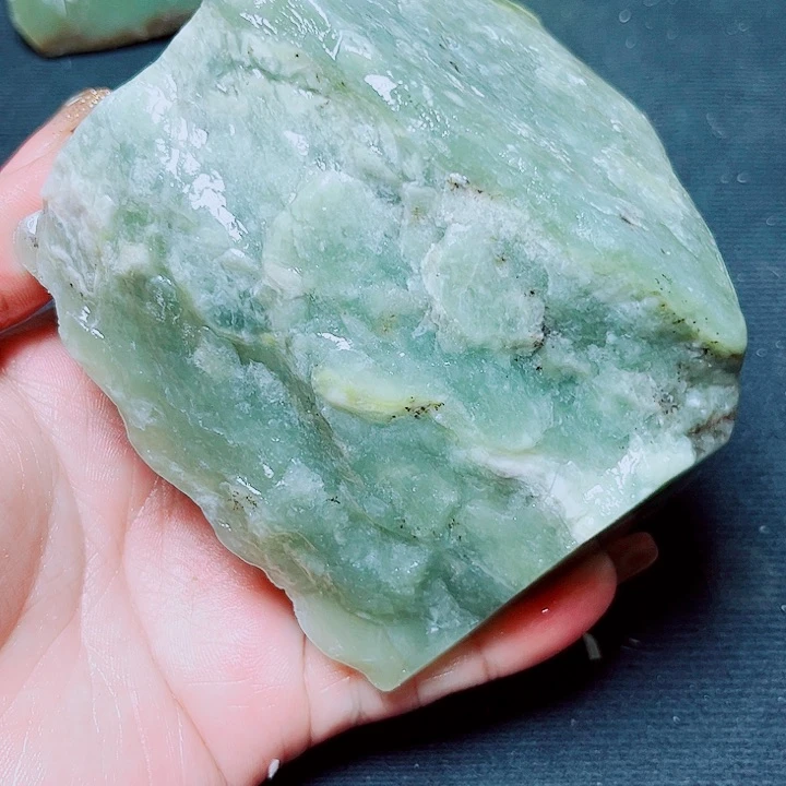 和田玉（糖玉）未镶嵌珠宝奇石