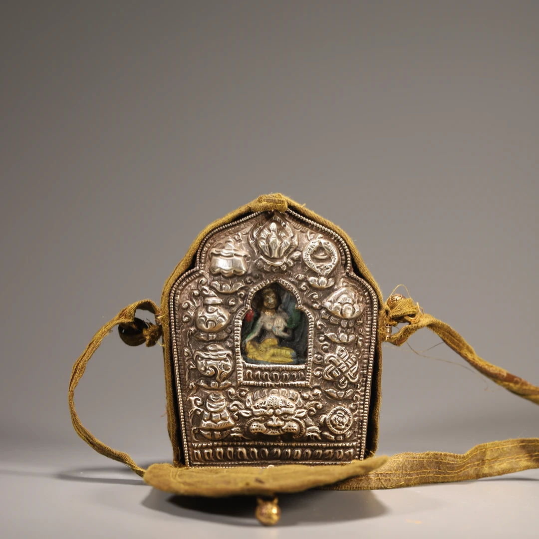 Lot11二十世纪 藏传嘎乌盒