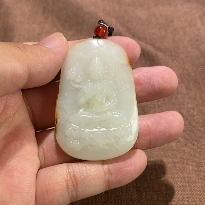 和田玉未镶嵌颈饰邳****?