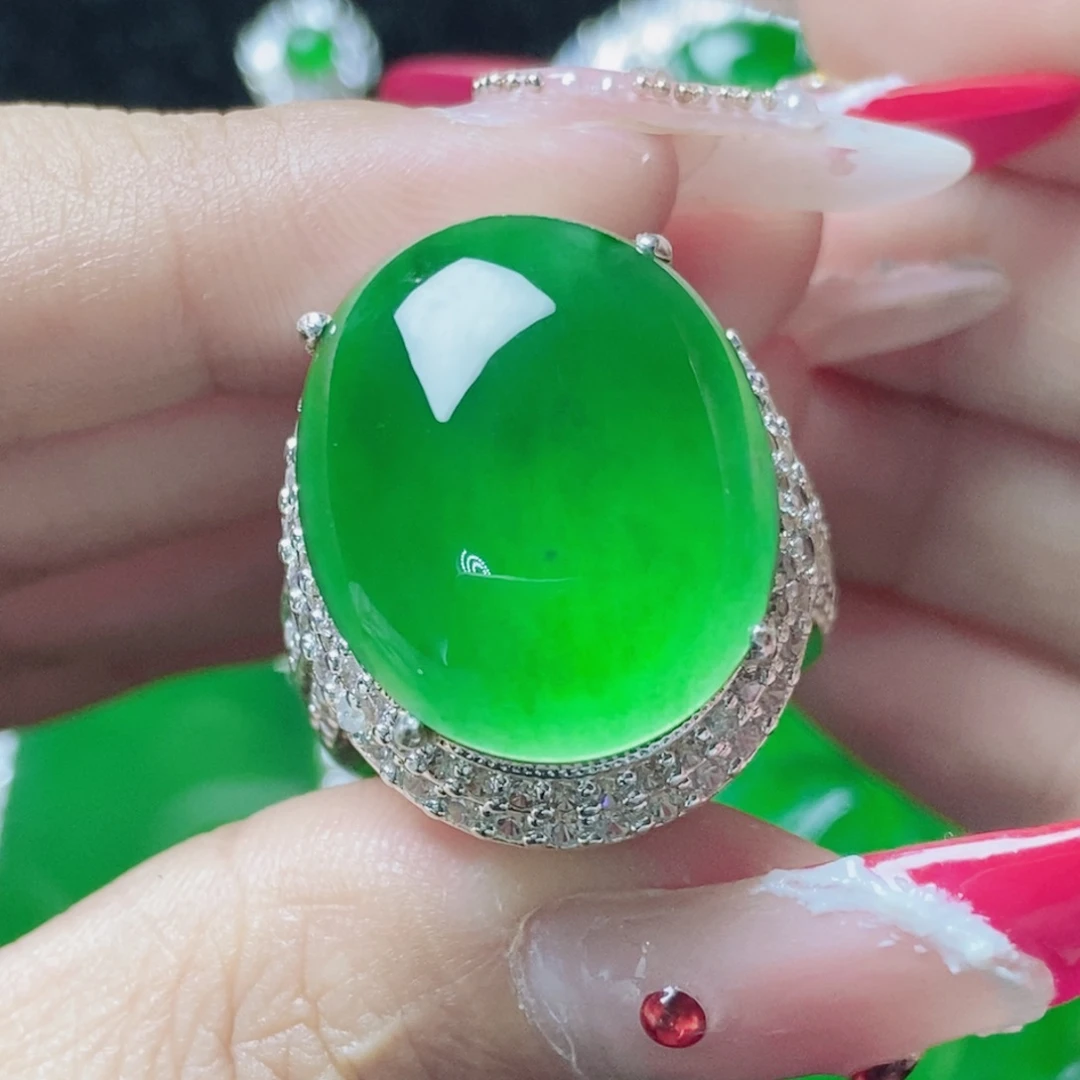 翡翠未镶嵌颈饰