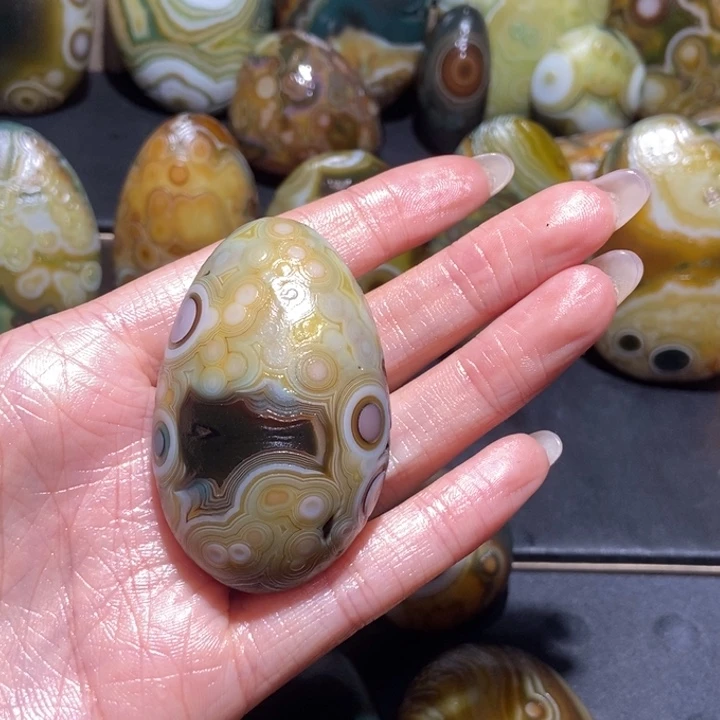 【闪购商品】未镶嵌玛瑙/玉髓珠宝奇石皇**岸