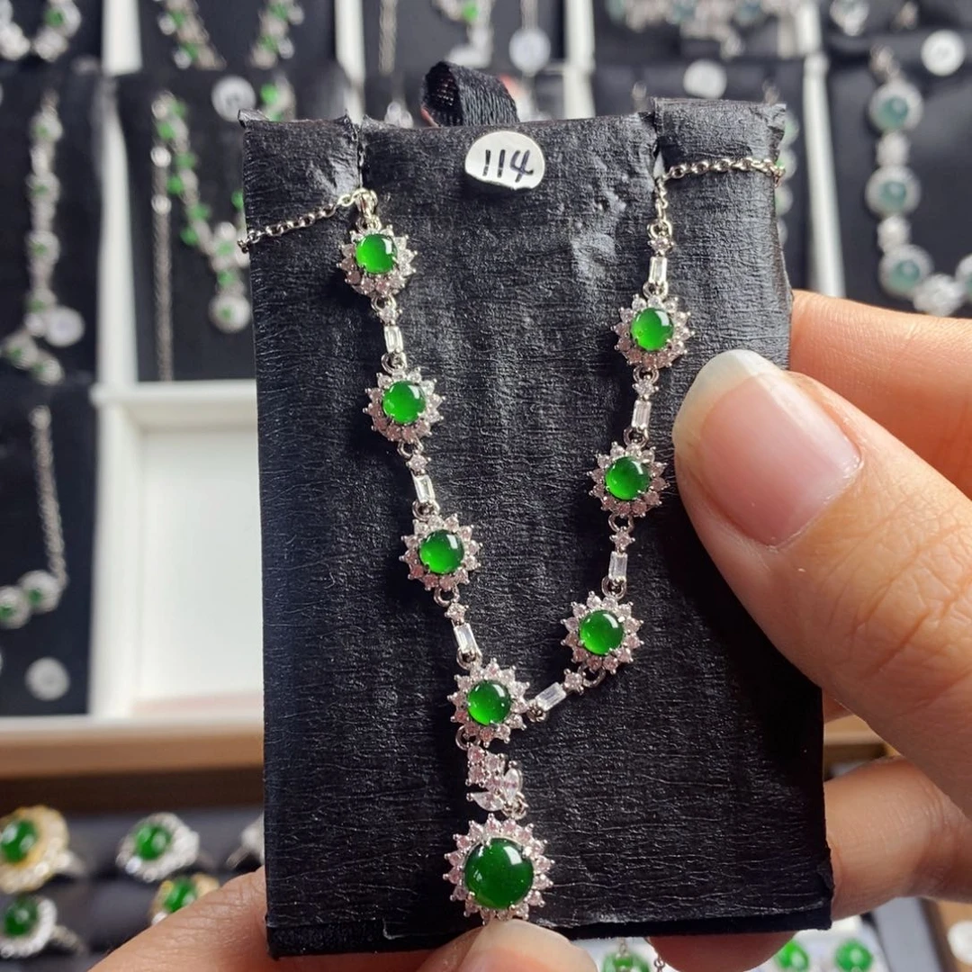 翡翠颈饰银S925镶嵌翡翠