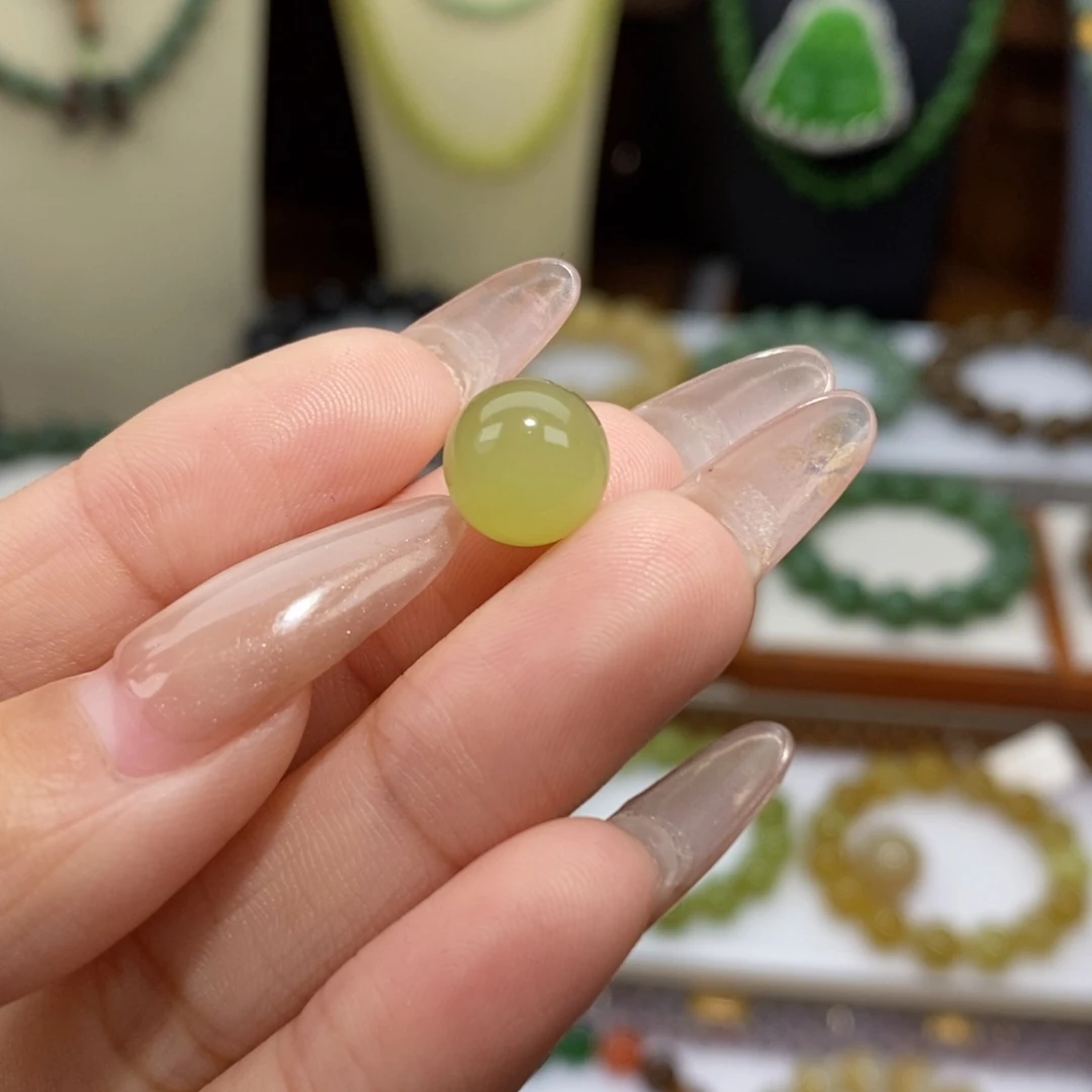 嗨***呀和田玉未镶嵌吊坠(不含链)卡10