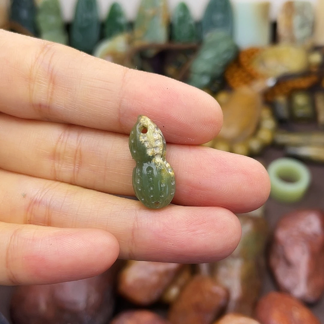 岫岩河磨玉（透闪石质玉）未镶嵌颈饰