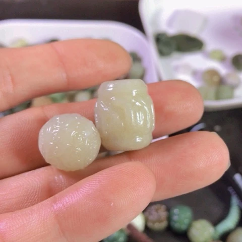 手链未镶嵌和田玉（碧玉）?****