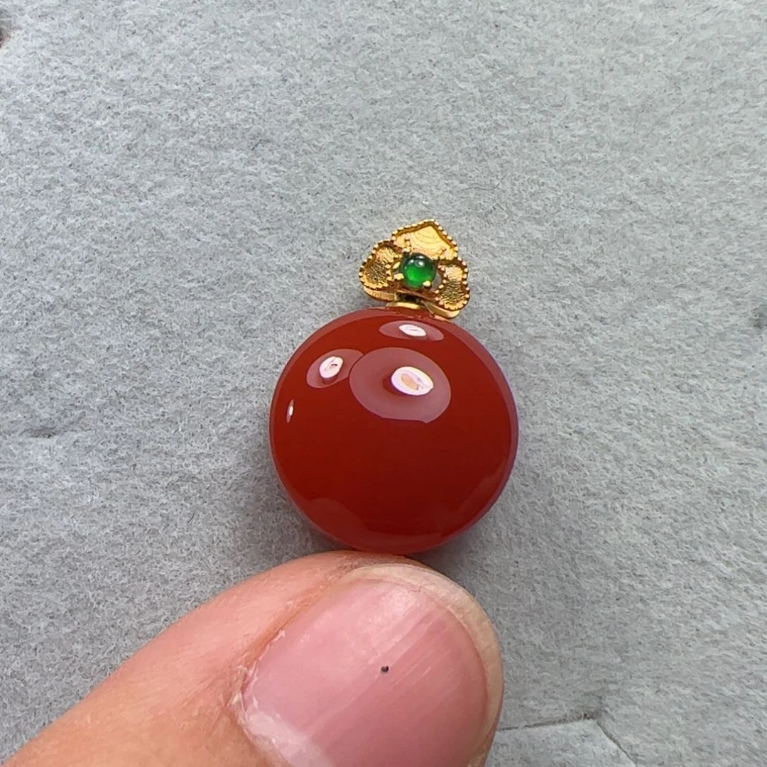 南红玛瑙吊坠18K金镶嵌