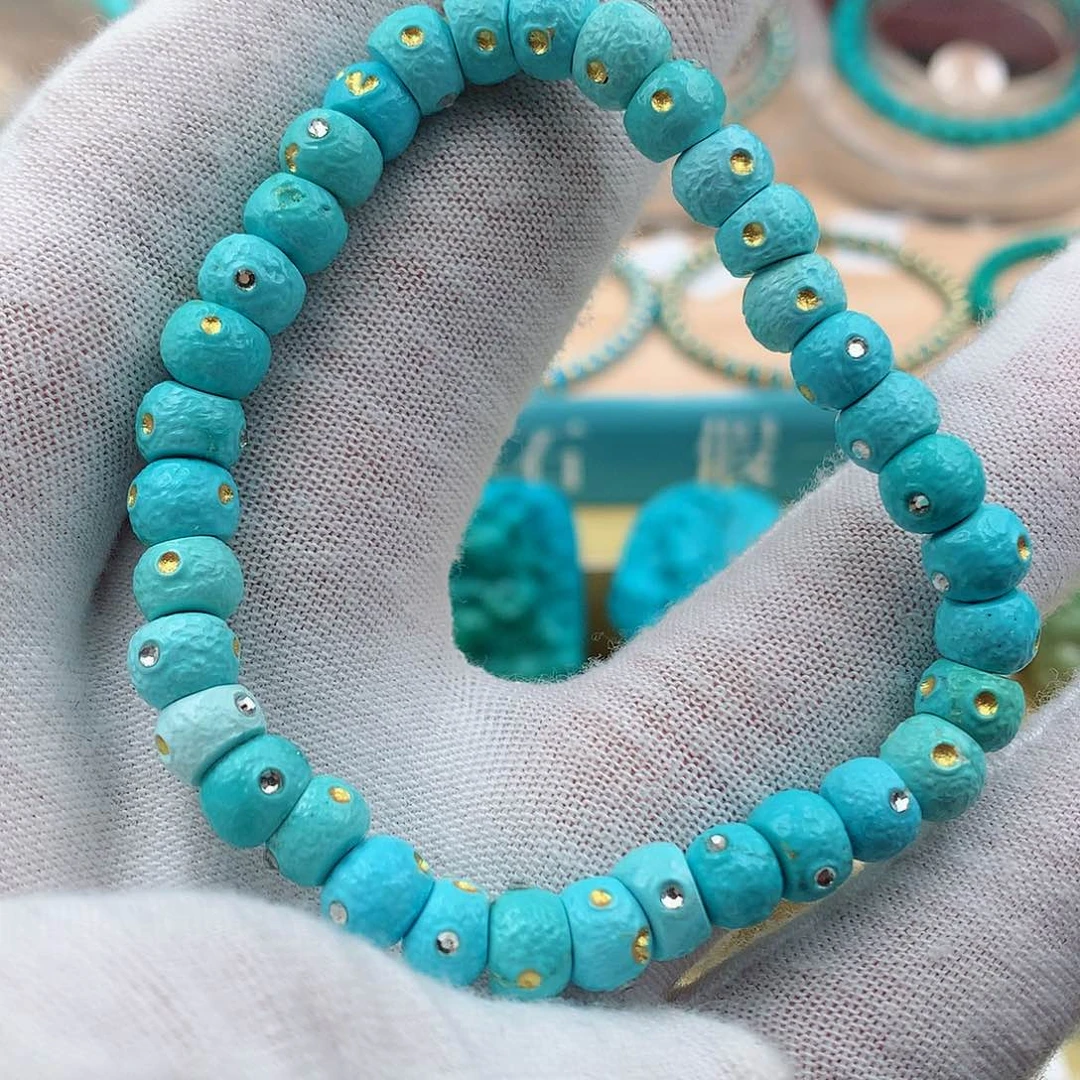 绿松石颈饰未镶嵌