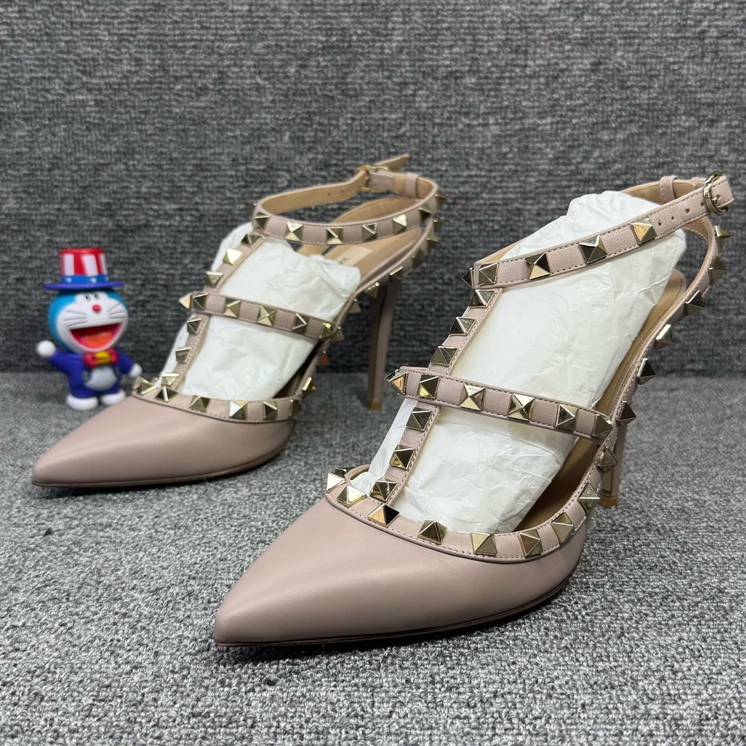 95新 Valentino/华伦天奴 35.5码 裸粉二环高跟鞋 D9752