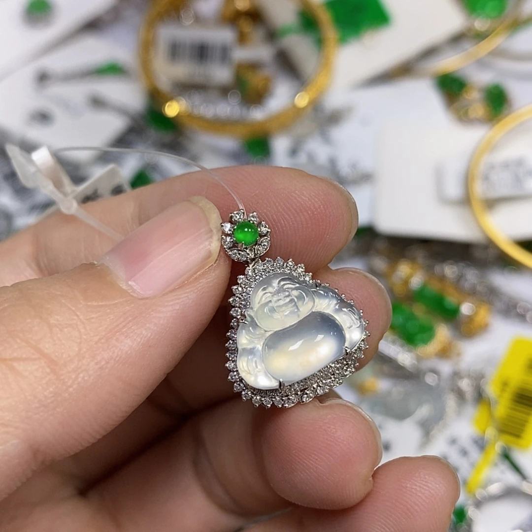 【闪购商品】颈饰18K金镶嵌翡翠张*东吊坠