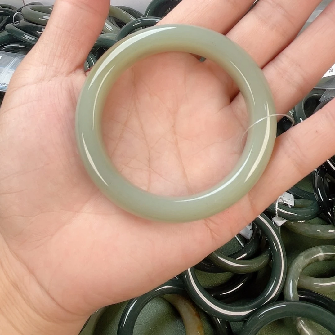 和田玉手镯未镶嵌椿*