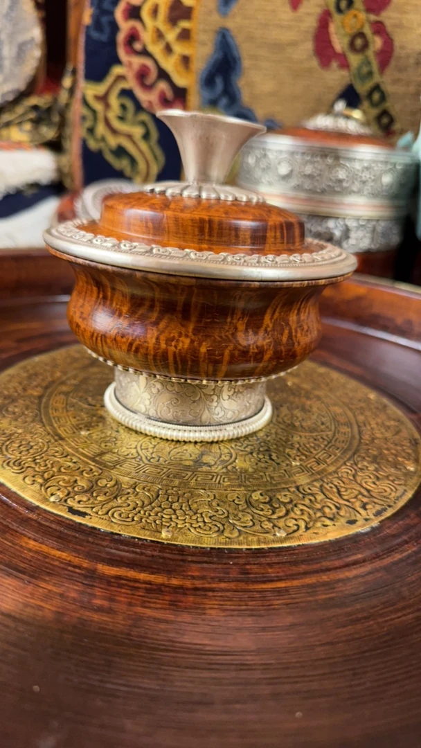 喝茶碗有盖子银包银子是仿旧的边扎木碗