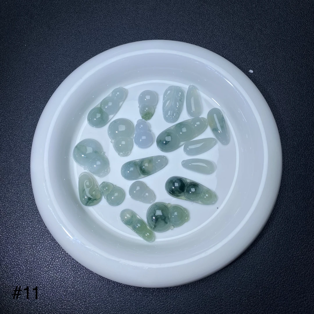 A货福豆 精美雕刻 男女通用 缅甸翡翠 福豆 葫芦 绿色翡翠 湖水绿