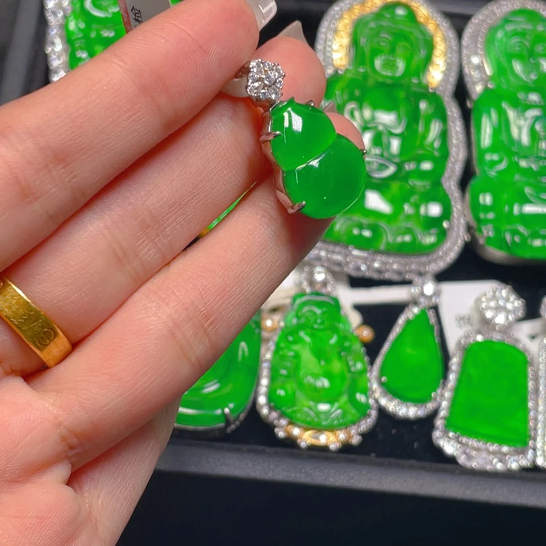 翡翠未镶嵌吊坠(不含链)