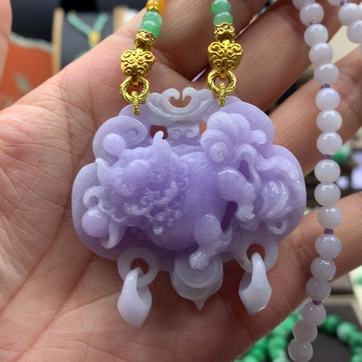 翡翠未镶嵌吊坠(赠链)