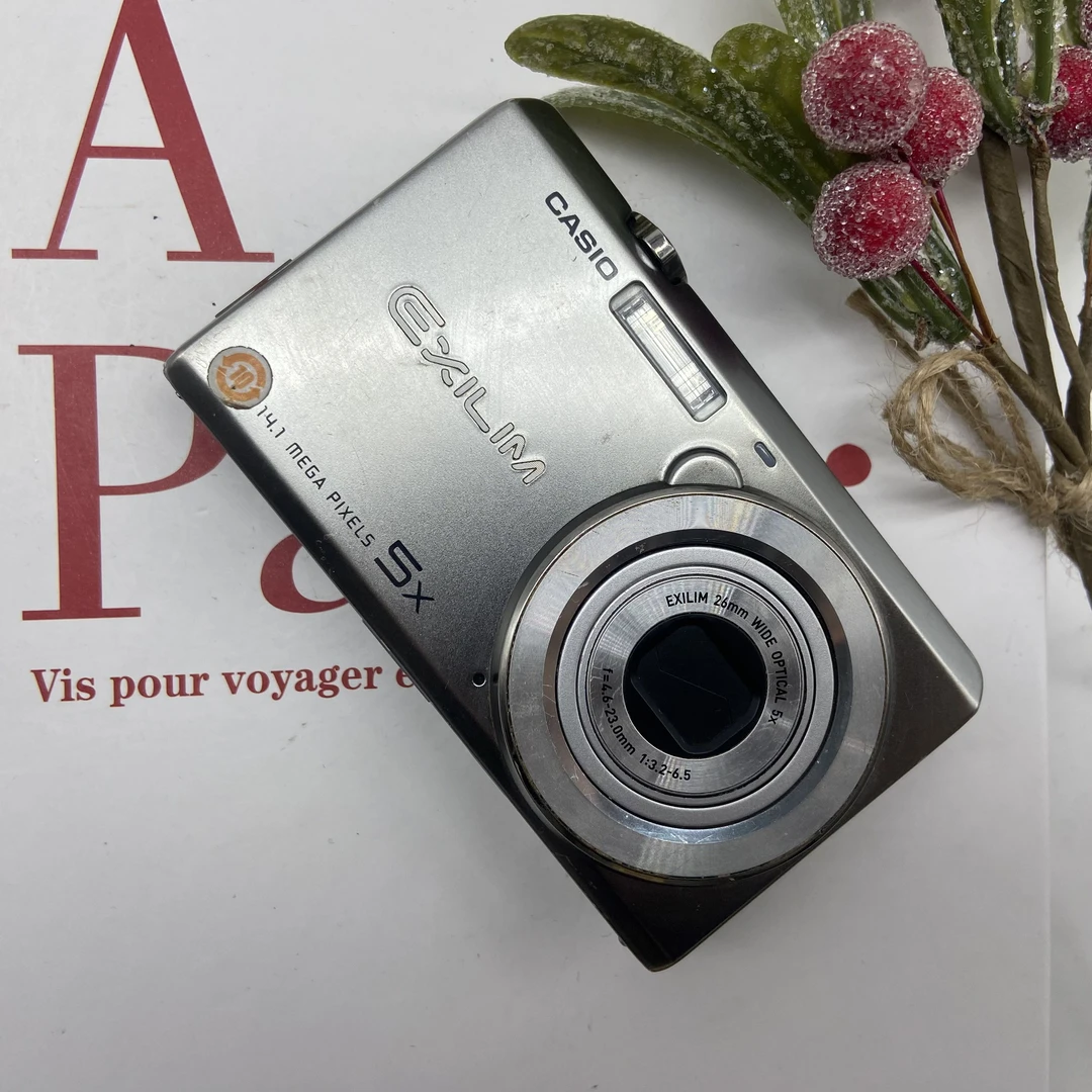 95新 Casio/卡西欧 EX-ZS15 1410万像素 5倍光学变焦 (no退no换）