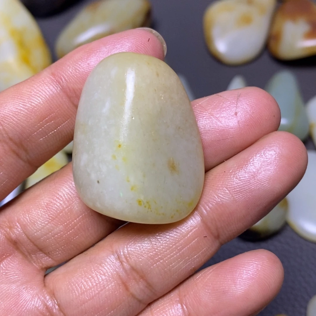 和田玉（糖玉）未镶嵌挂件