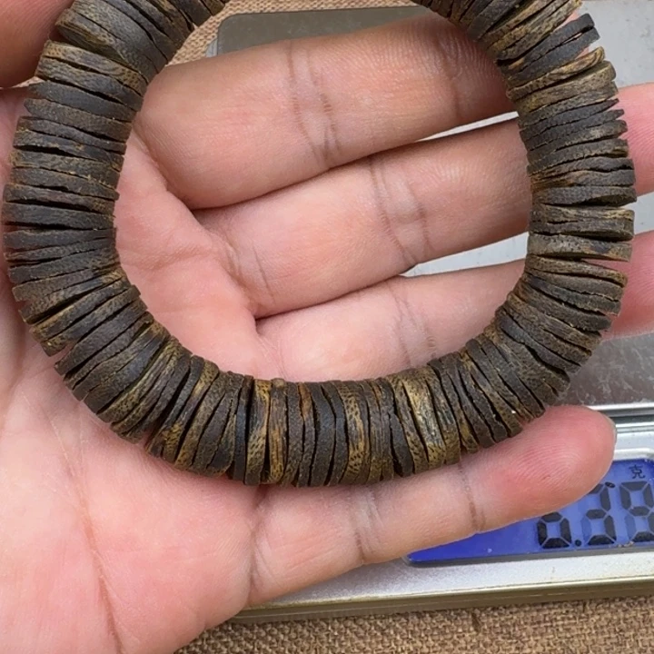 用***2手串沉香乌身手串25克加