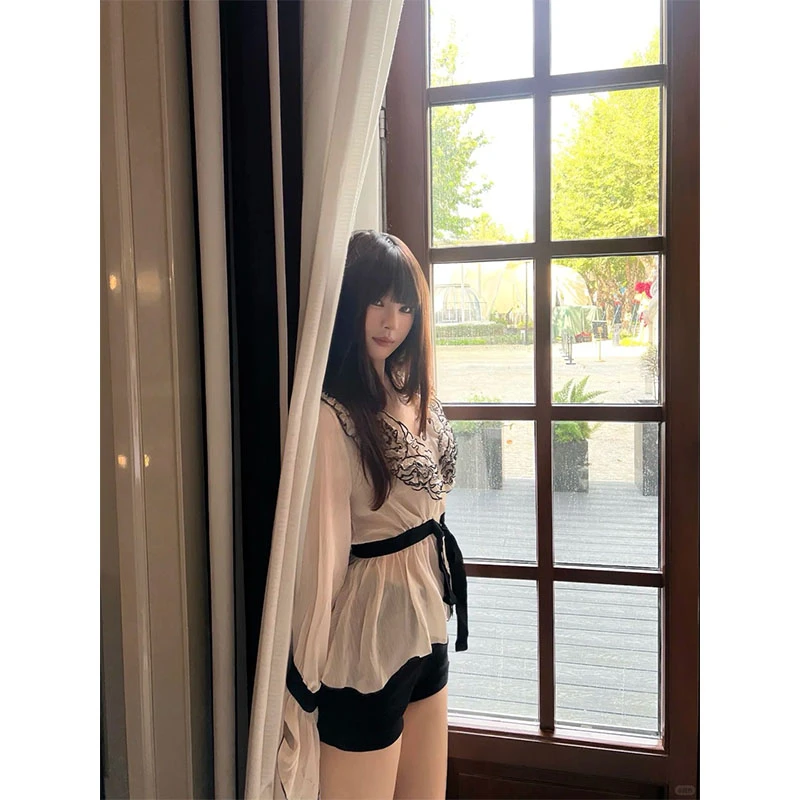 秋季修身显瘦设计感纯欲风网红穿搭上衣休闲简约时尚高腰短裤套装