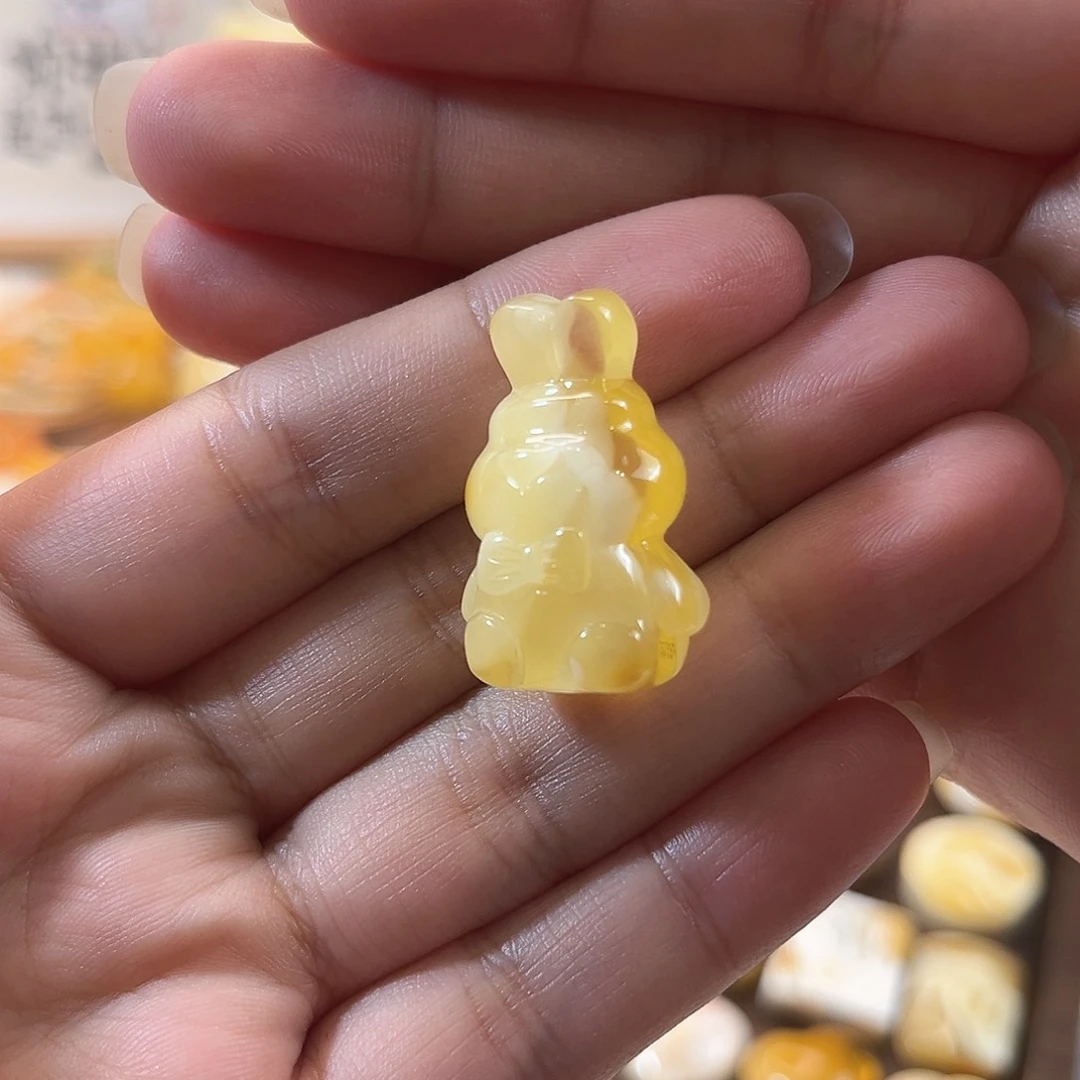 琥珀颈饰未镶嵌半山半水金白溶洞可爱精致蜜蜡小兔子吊坠