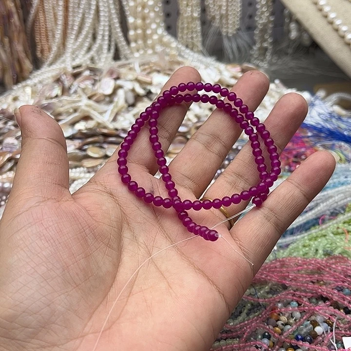 玛瑙/玉髓未镶嵌珠宝半成品一条4mm左右红刚玉