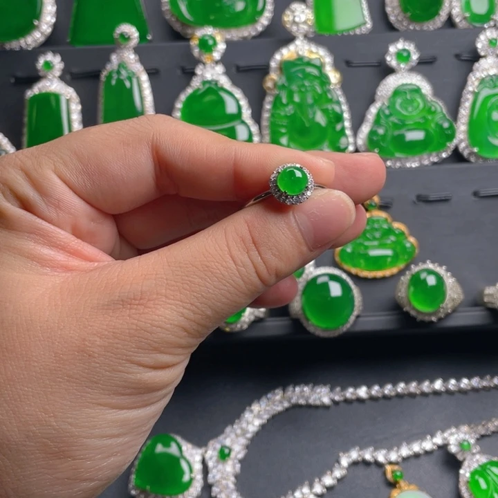 翡翠戒指未镶嵌翡翠戒指