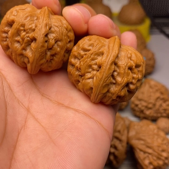 文玩核桃把件元宝