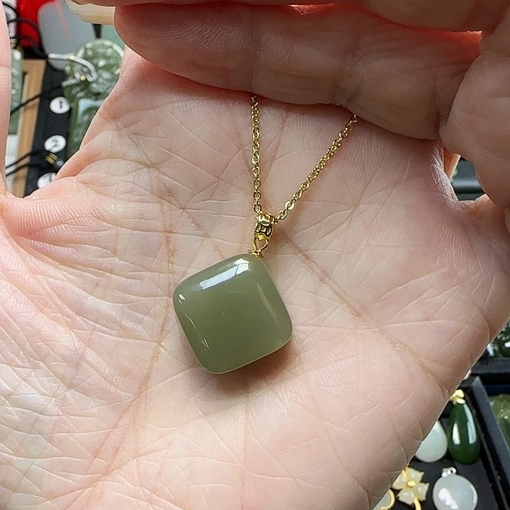 和田玉银S925镶嵌吊坠(赠链)