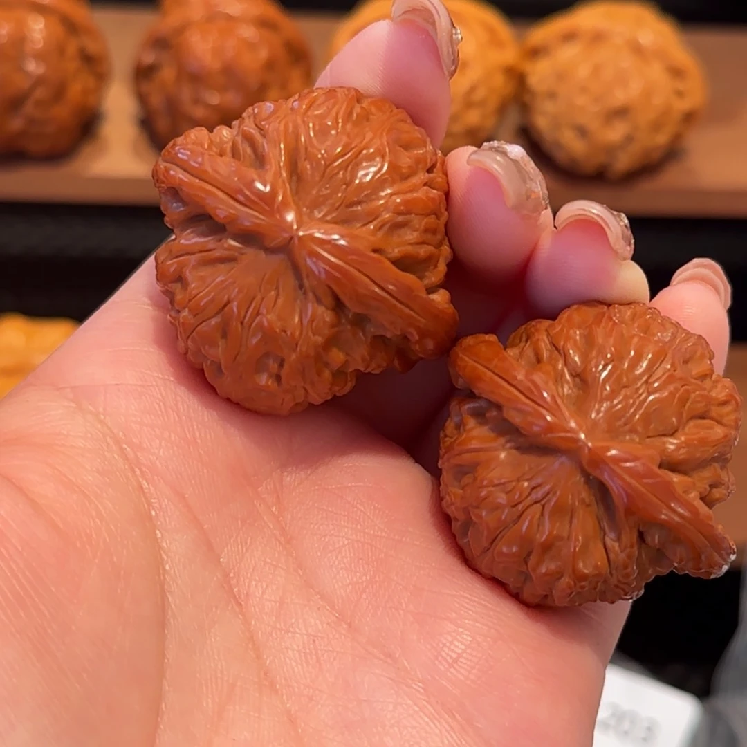 桃核吊坠白狮子38 精品1117