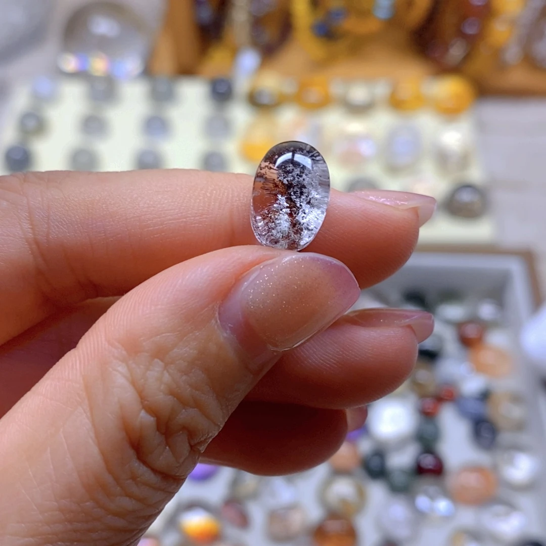 颈饰未镶嵌水晶，