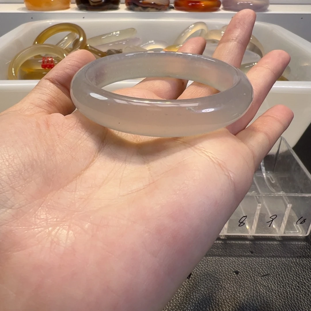 红****玛瑙/玉髓未镶嵌手镯