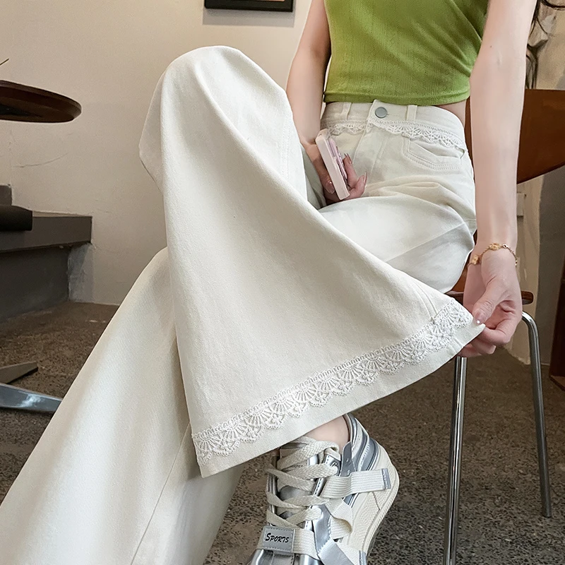 白色弹力阔腿大喇叭牛仔裤女秋季新款宽松遮肉流行花边蕾丝拖地裤