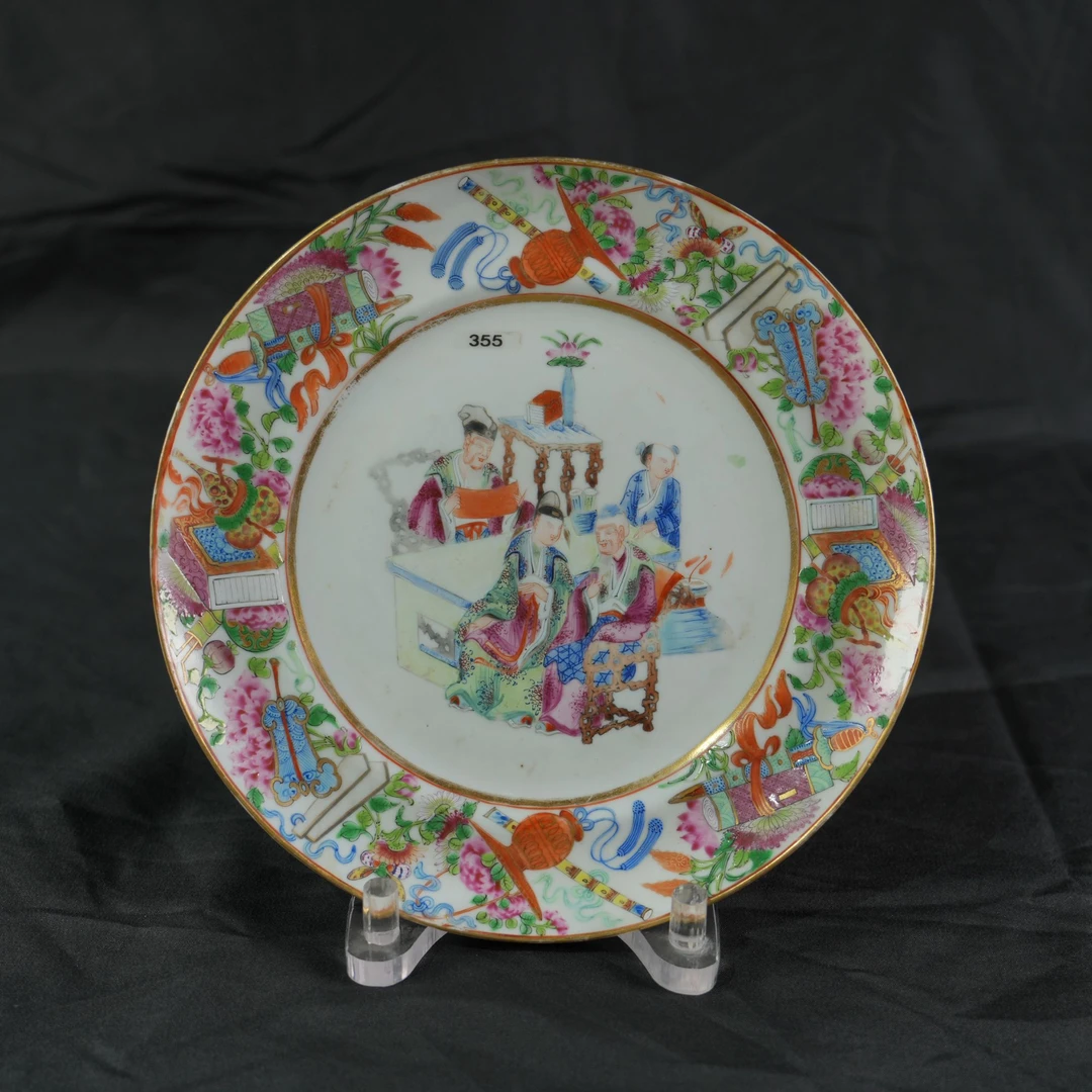 广彩人物故事纹盘