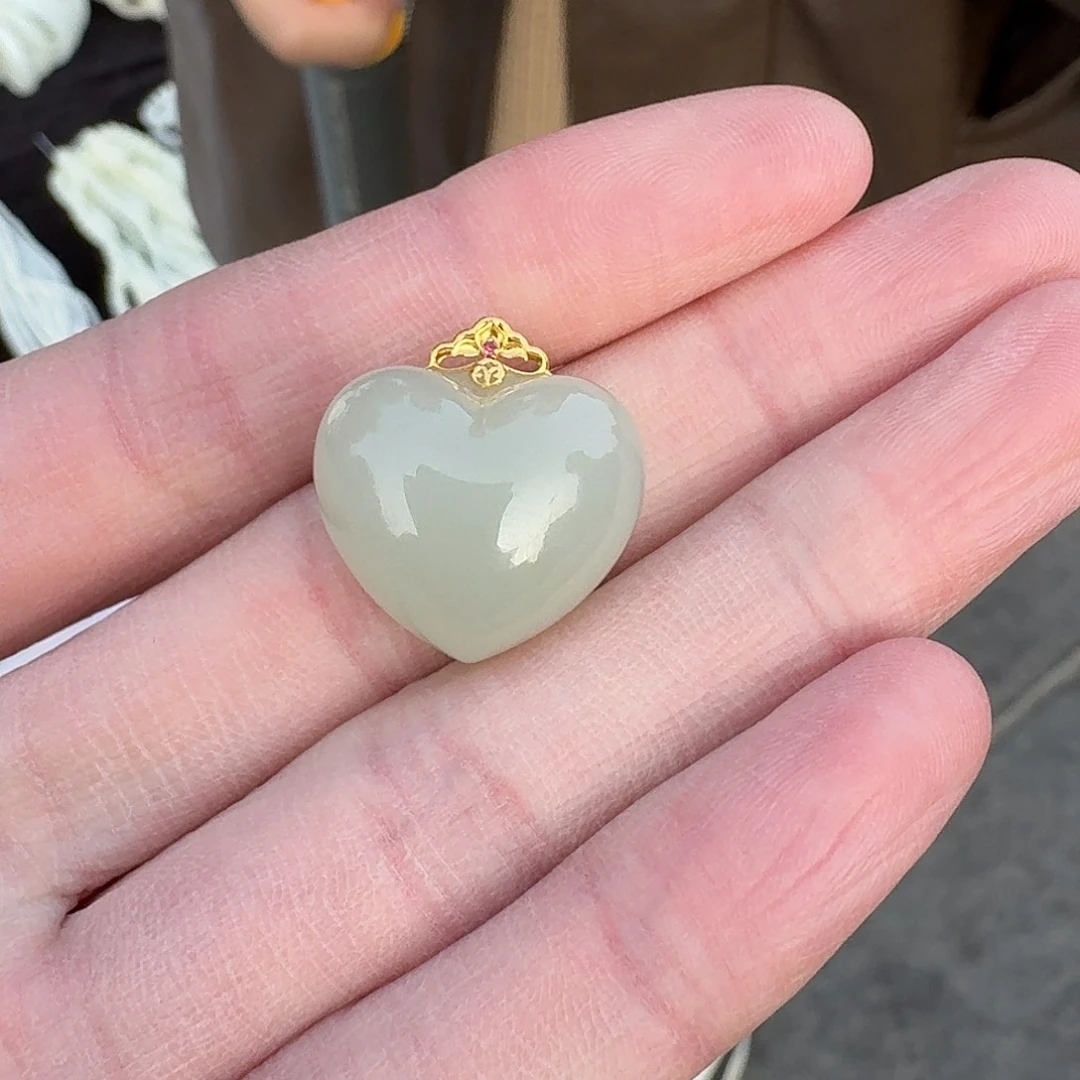 和田玉爱心18K金镶嵌226小王子卡20左右尺寸青海料