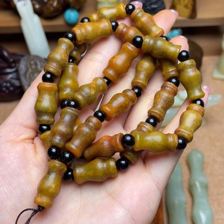 蛇纹石玉未镶嵌颈饰