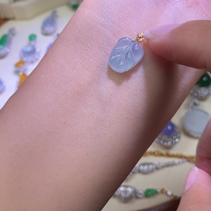 翡翠18K金镶嵌手链翡翠吊坠