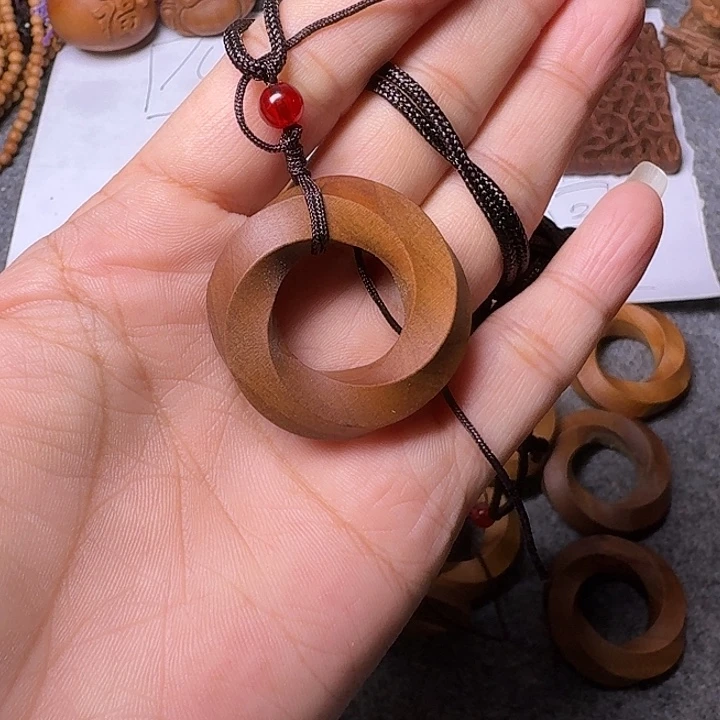 檀香木手串/手链老山檀香莫比乌斯环吊坠