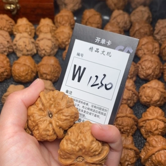 吊坠桃核我是第一百38