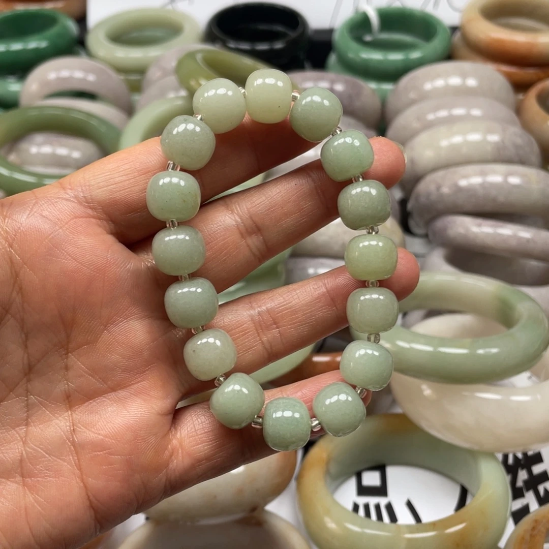 未镶嵌手镯石英质玉
