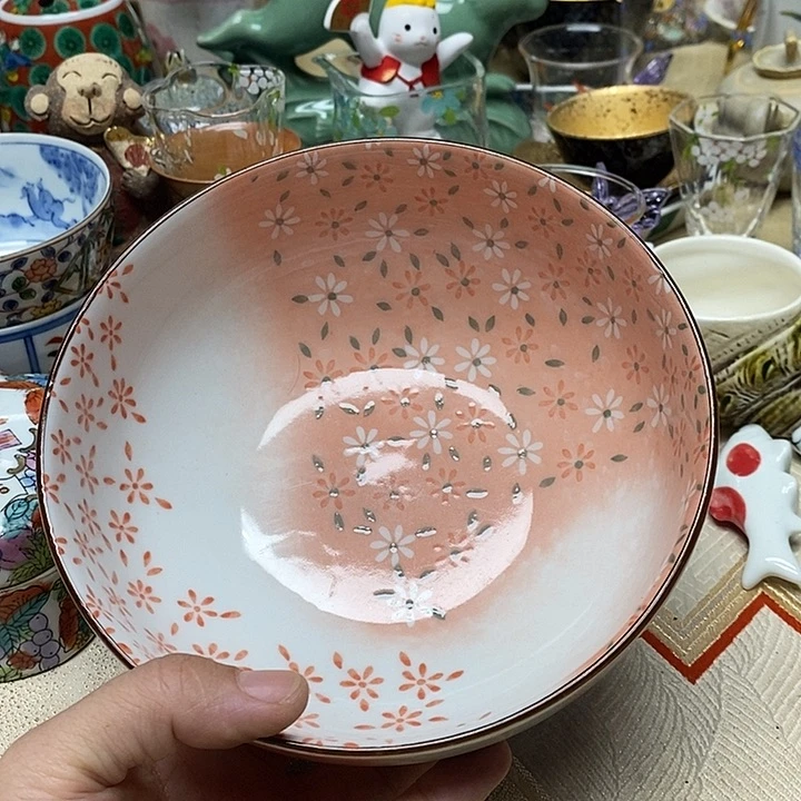 紫砂茶盘杯子的味道就好像被风压一样在吸一